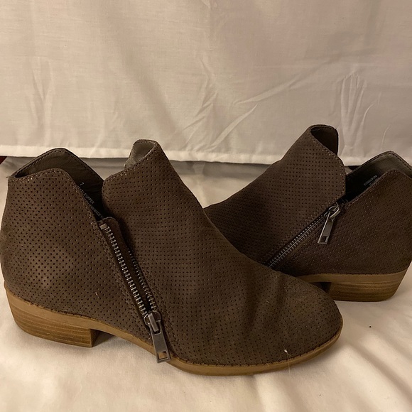 Grey suede booties - Picture 1 of 3